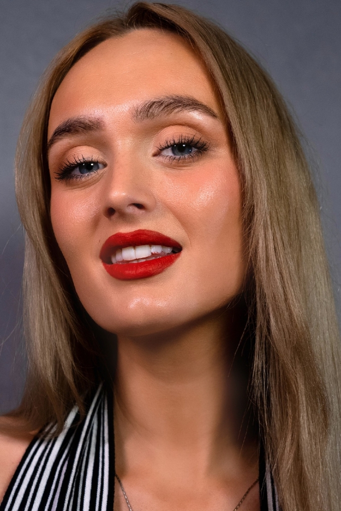 Hayley Bellamy. Image 2