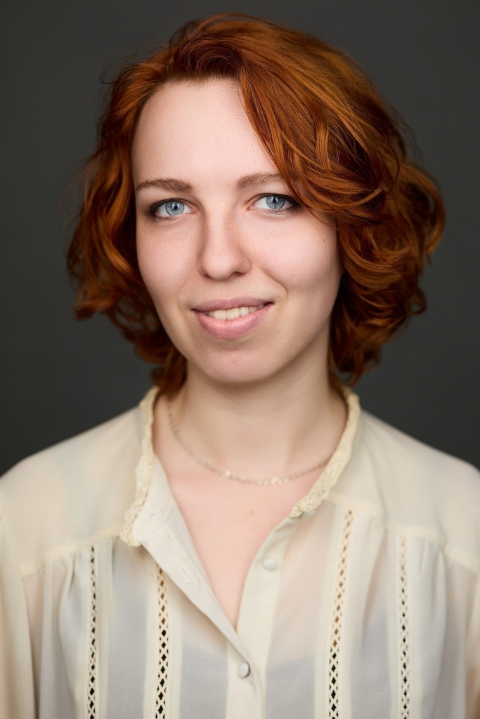 Leah Taylor. Image 3