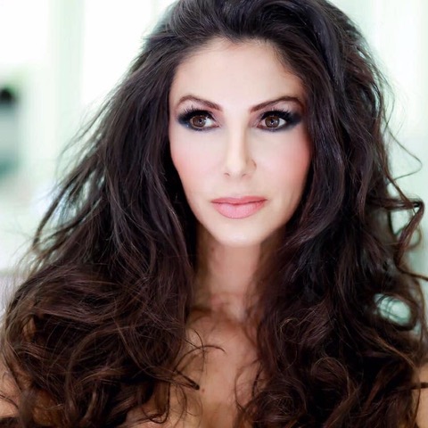 Suzie Demetri-Robertson. Image 3