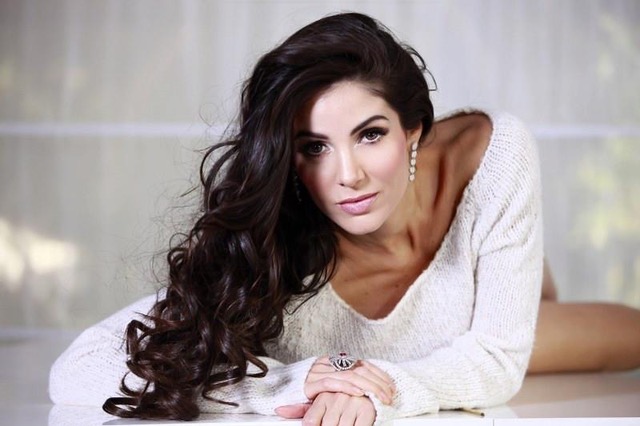 Suzie Demetri-Robertson. Image 11