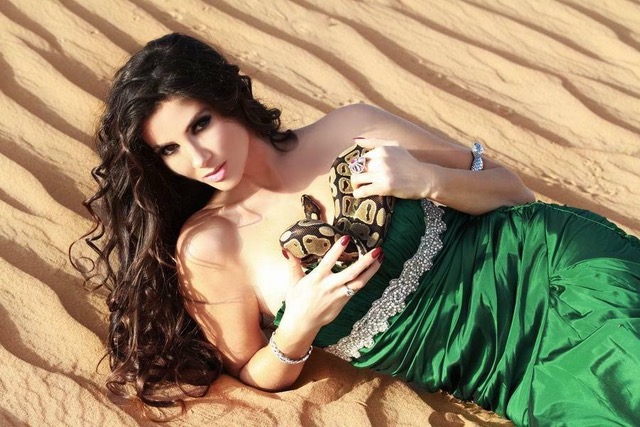 Suzie Demetri-Robertson. Image 20